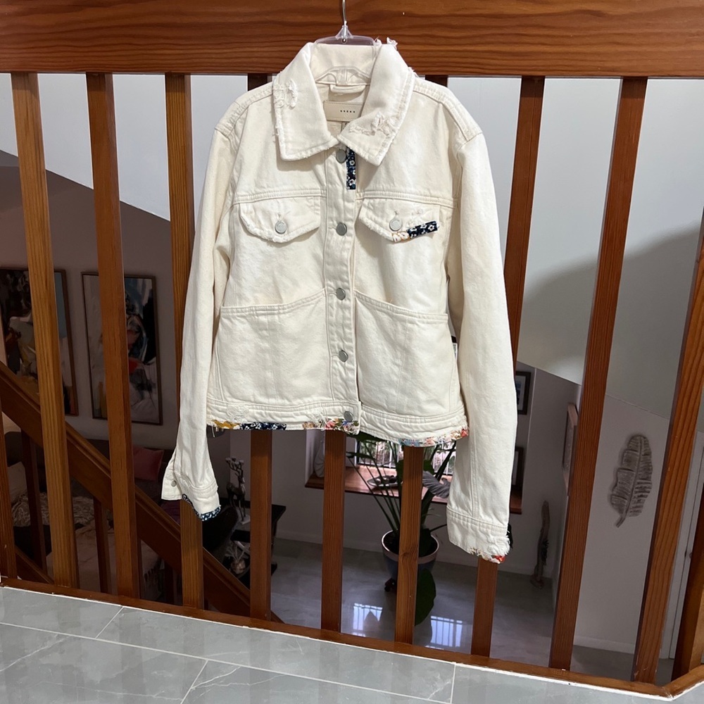 BLANKNYC Women Cream Denim Jacket Varsity Bristressed Aize Small S